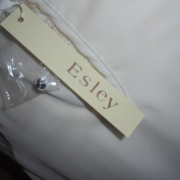 Blouse Floral Embroidery Cream Lace Trimmed Top - Picture 6 of 11